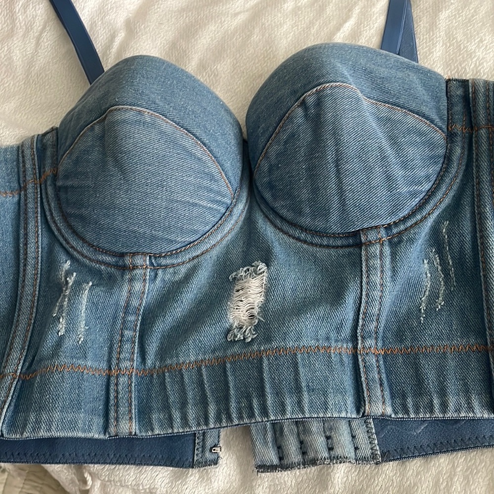 🏄🏼‍♂️Ripped Denim Camisole Short Sexy Navel Fishbone Tube Top. NWOT